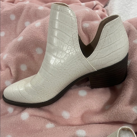 Volatile White Croc-Patterned Ankle Booties - Picture 1 of 4